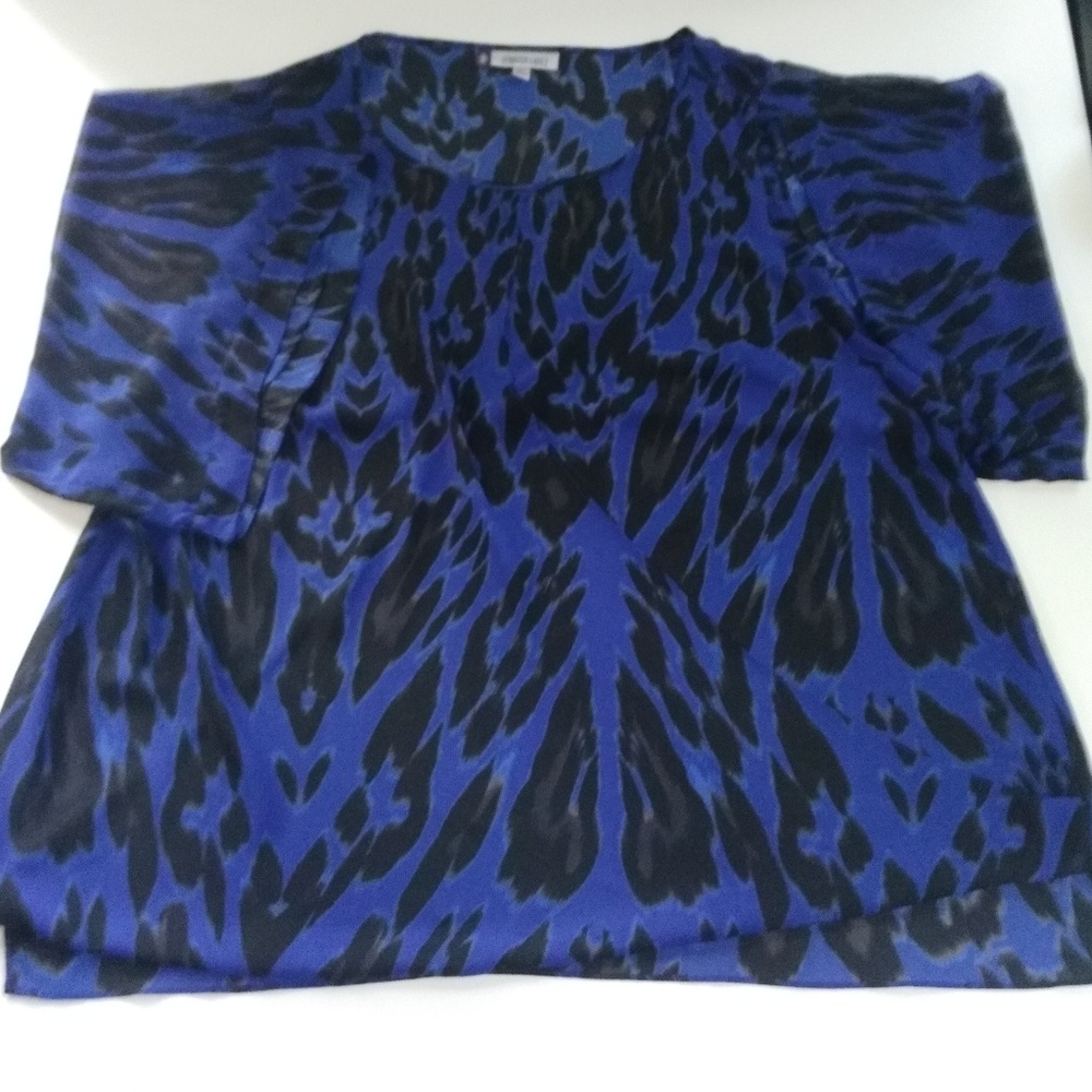 Jennifer Lopez comfy cross over blouse